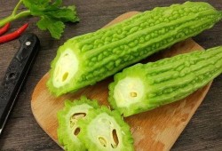 网红吃瓜视频的特点是什么,趣味与争议并存的现象解析